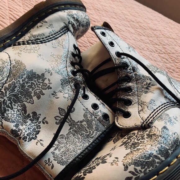 Vintage Dr Martens boots - Black White Floral - 9 US W - Picture 5 of 9